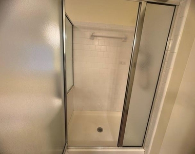 220 Gaines Oak Way - Photo Thumbnail 17