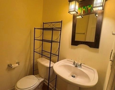 220 Gaines Oak Way - Photo Thumbnail 12