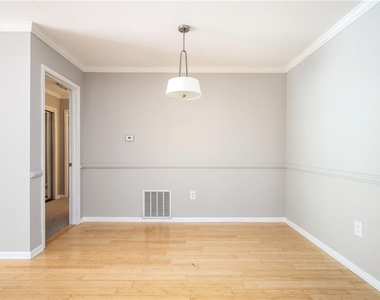 4303 Pine Heights Drive Ne - Photo Thumbnail 13