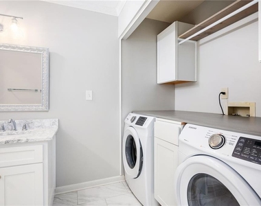 4303 Pine Heights Drive Ne - Photo Thumbnail 9