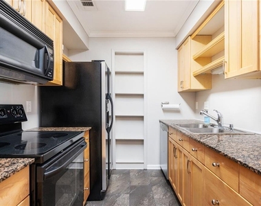4303 Pine Heights Drive Ne - Photo Thumbnail 7
