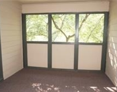 117 Brittany Court - Photo Thumbnail 14