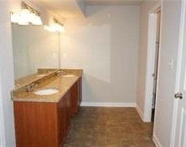 117 Brittany Court - Photo Thumbnail 13