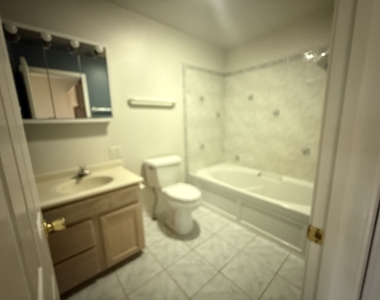 417 Bristol Way - Photo Thumbnail 6