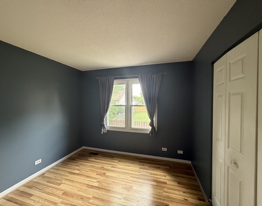 417 Bristol Way - Photo Thumbnail 10