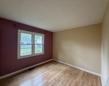 417 Bristol Way - Photo Thumbnail 9