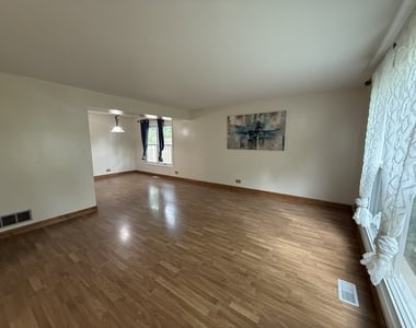417 Bristol Way - Photo Thumbnail 1