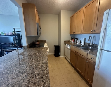 400 N La Salle Drive - Photo Thumbnail 4