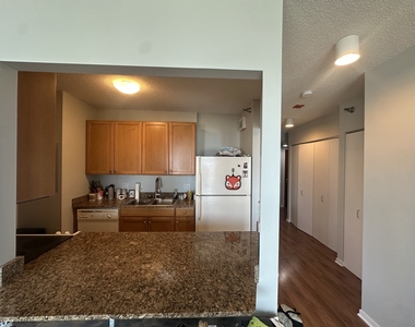 400 N La Salle Drive - Photo Thumbnail 3