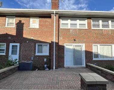 916 N Boxwood Drive - Photo Thumbnail 13