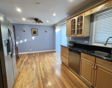 916 N Boxwood Drive - Photo Thumbnail 3