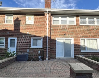 916 N Boxwood Drive - Photo Thumbnail 12