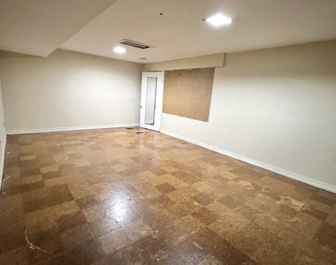 916 N Boxwood Drive - Photo Thumbnail 11