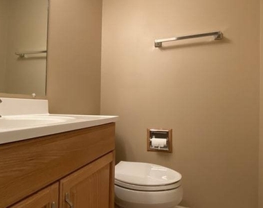 132 Brookwood Court - Photo Thumbnail 7