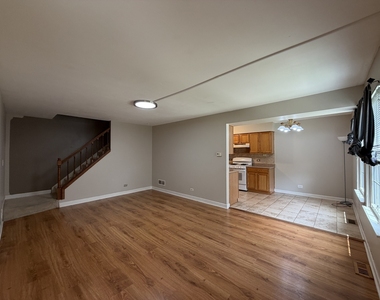 132 Brookwood Court - Photo Thumbnail 18
