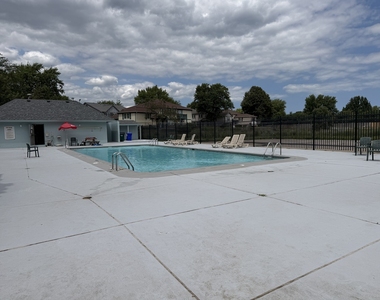 132 Brookwood Court - Photo Thumbnail 19