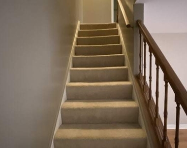 132 Brookwood Court - Photo Thumbnail 8