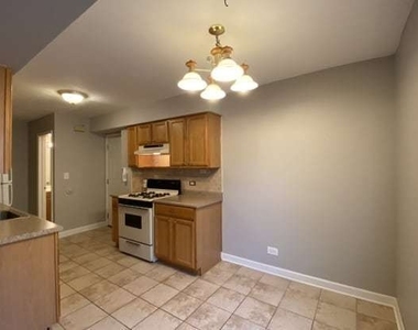 132 Brookwood Court - Photo Thumbnail 6