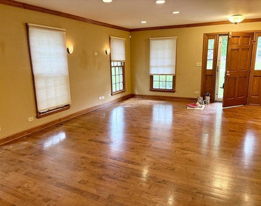 244 Knoll Street - Photo Thumbnail 2