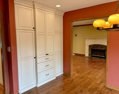 244 Knoll Street - Photo Thumbnail 6