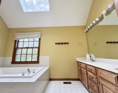 244 Knoll Street - Photo Thumbnail 12