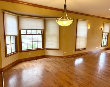 244 Knoll Street - Photo Thumbnail 3