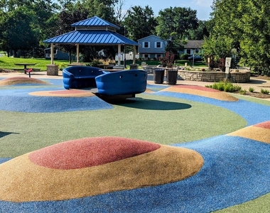 7 Blue Jay Court - Photo Thumbnail 3