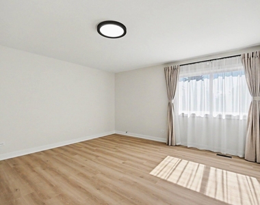 7 Blue Jay Court - Photo Thumbnail 13