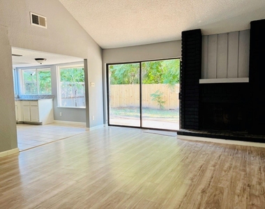 7627 Candlegreen Lane - Photo Thumbnail 16
