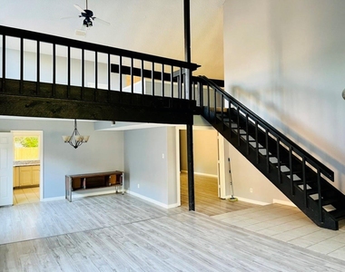 7627 Candlegreen Lane - Photo Thumbnail 4