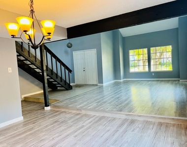 7627 Candlegreen Lane - Photo Thumbnail 6