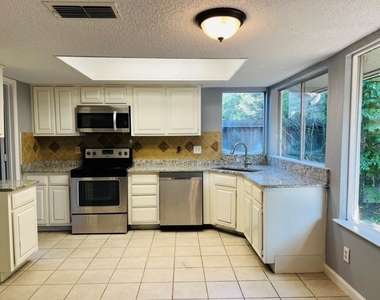 7627 Candlegreen Lane - Photo Thumbnail 18