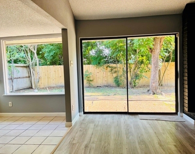 7627 Candlegreen Lane - Photo Thumbnail 23