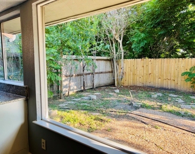 7627 Candlegreen Lane - Photo Thumbnail 20