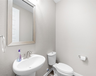 17681 Rosette Grass Drive - Photo Thumbnail 30