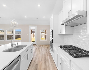 17681 Rosette Grass Drive - Photo Thumbnail 12
