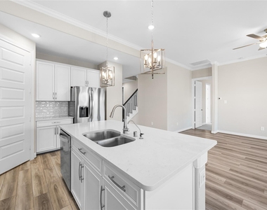 17681 Rosette Grass Drive - Photo Thumbnail 9