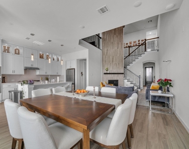 16531 Lake Austin Street - Photo Thumbnail 5
