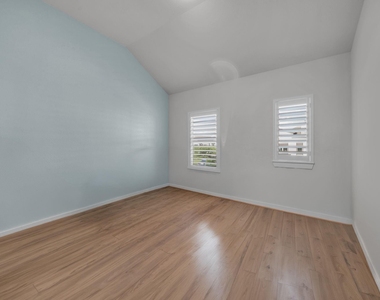 16531 Lake Austin Street - Photo Thumbnail 18