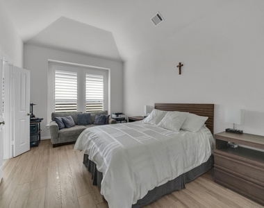 16531 Lake Austin Street - Photo Thumbnail 21
