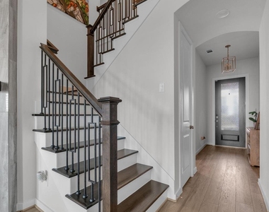 16531 Lake Austin Street - Photo Thumbnail 11