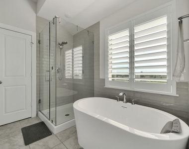 16531 Lake Austin Street - Photo Thumbnail 23