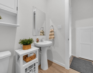 16531 Lake Austin Street - Photo Thumbnail 10