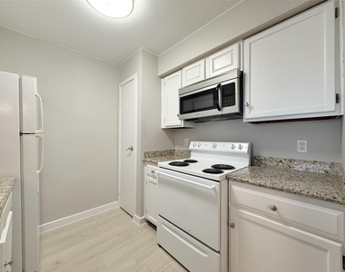2120 El Paseo Street - Photo Thumbnail 7