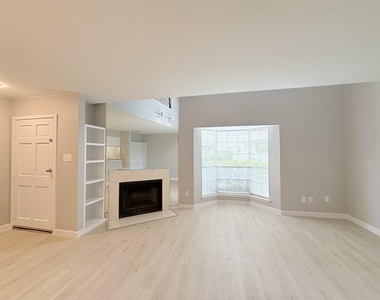 2120 El Paseo Street - Photo Thumbnail 3