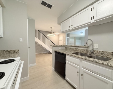 2120 El Paseo Street - Photo Thumbnail 8