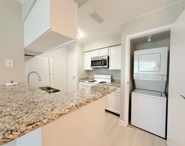 2120 El Paseo Street - Photo Thumbnail 6