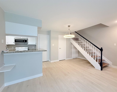 2120 El Paseo Street - Photo Thumbnail 4