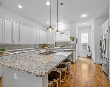 1804 Prospect Street - Photo Thumbnail 14