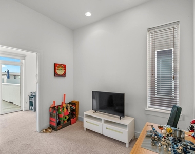 1804 Prospect Street - Photo Thumbnail 41